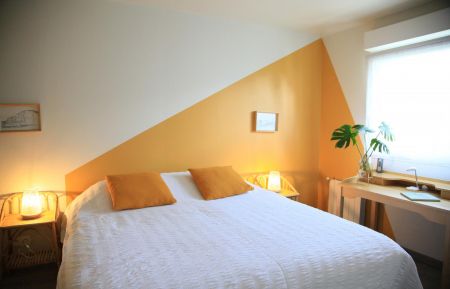 G&icirc;te n&deg;G1076 Rouxmesnil-Bouteilles - Seine-Maritime - chambre 2 personnes lit kingsize