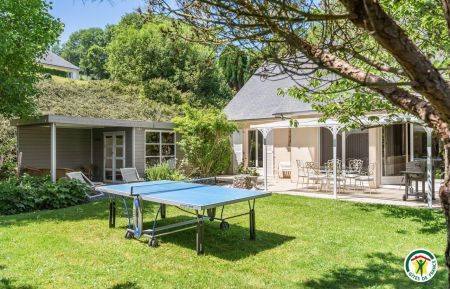G&icirc;te n&deg;G1586 Veulettes-sur-Mer - Seine-Maritime - Jardin &agrave; l'arri&egrave;re de la maison avec terrasse et espace d&eacute;tente couvert