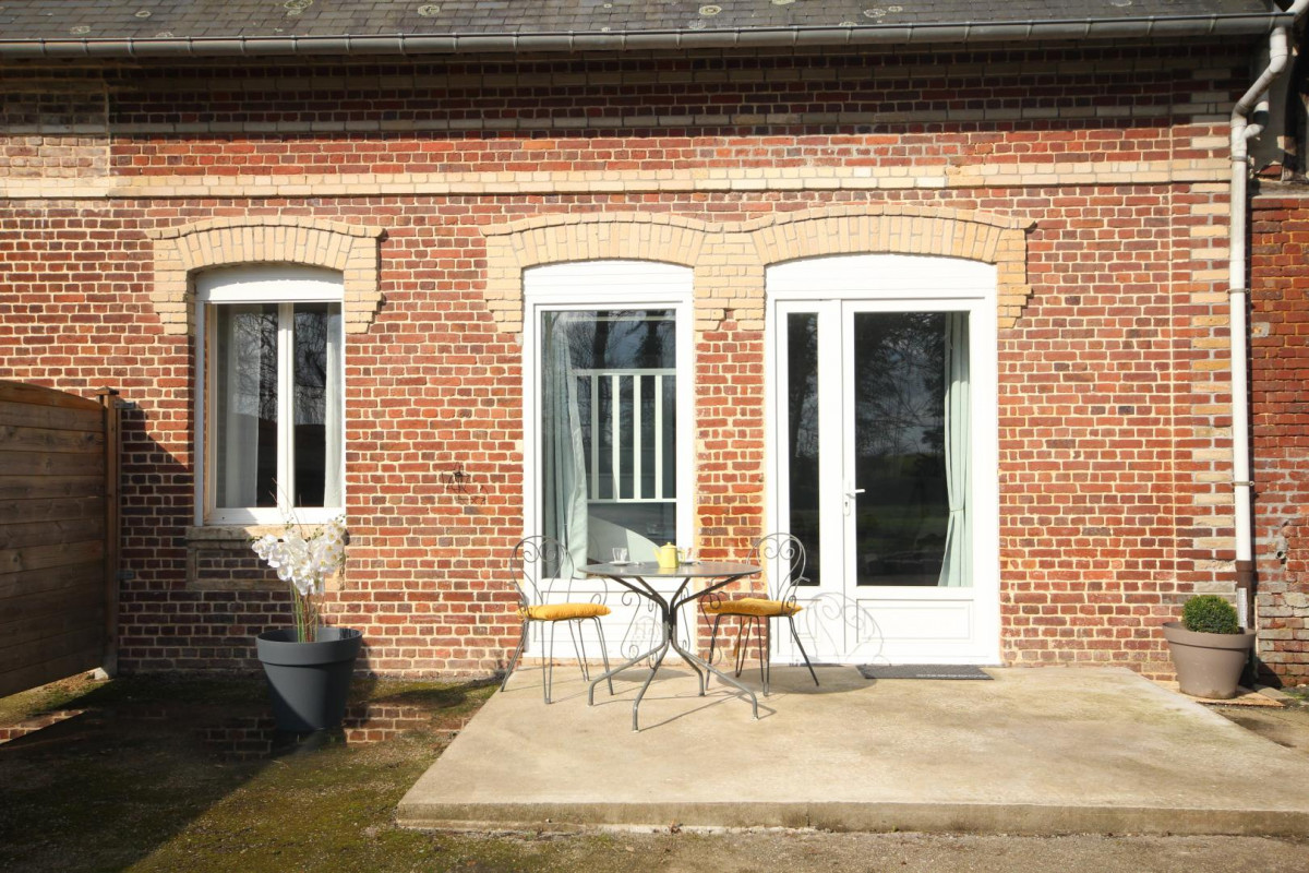 photo 0
