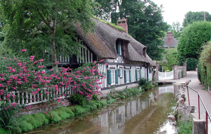 Gîte à Veules Les Roses en Normandie. Location Gîte Odette