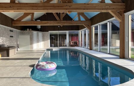G&icirc;te n&deg;G2318 Mirville - Seine-Maritime - Piscine 12mx3,60m chauff&eacute;e &agrave; l'ann&eacute;e 28&deg;